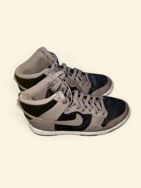 Nike High-Top Sneakers in Black and Taupe/Beige